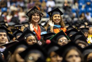 Recinto de Río Piedras de la UPR gradúa a 2,469 estudiantes en su Centésima Vigésima Primera  Colación de Grados