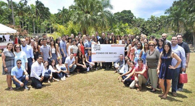UPR realiza primera entrega de becas estudiantiles  del Fondo Dotal