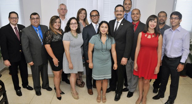 Estudiantes destacados de la UPR reciben becas