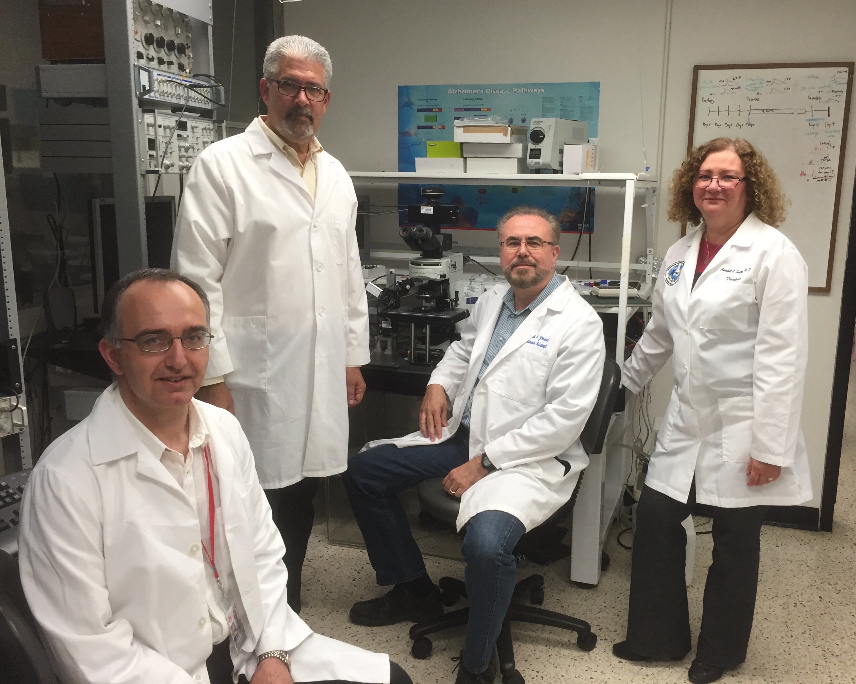 Dr. Tugrul Giray, Dr. Mark Miller, Dr. Carlos Jimenez, Dr. Annabell Segarra Millonario apoyo para investigar los mecanismos de recompensa y decisión en el cerebro