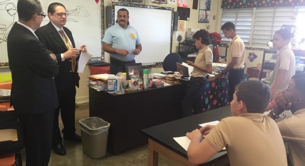 Rector RCM en la Escuela Republica de Mexico