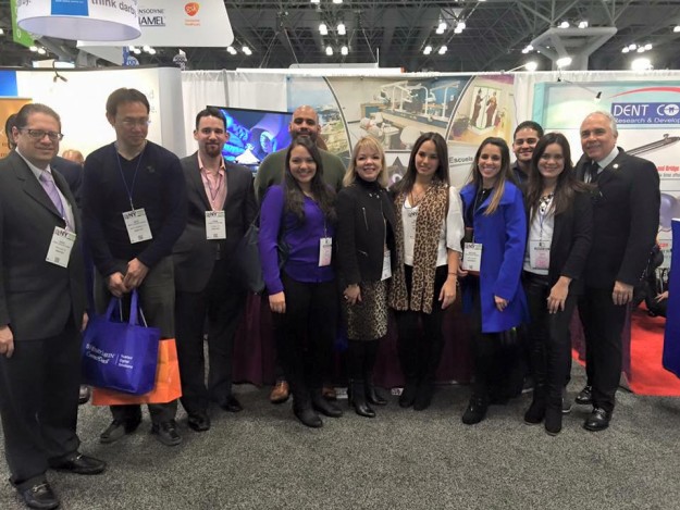 Escuela de Medicina Dental del RCM en el Greater New York Dental Meeting Escuela de Medicina Dental se proyecta internacionalmente
