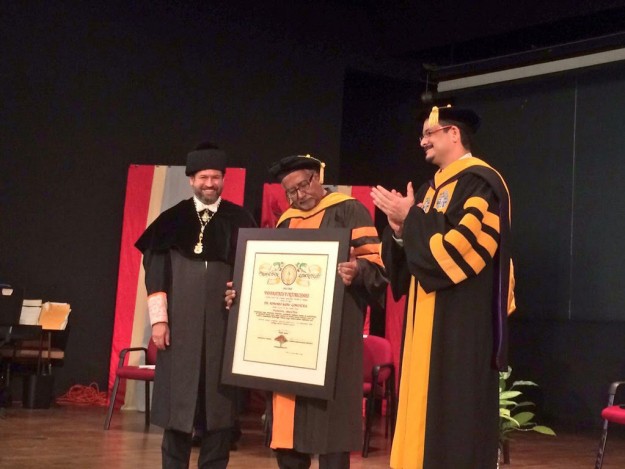 Ceremonia Profesor Emeritus Dr. Mori González Dr. Roberto Mori, Profesor Emeritus de UPR Humacao