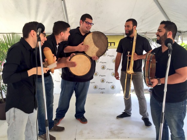 Día Exalumno UPR en RCM Pleneando en octavitas navideñas RCM