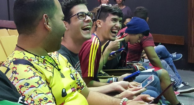 Estudiantes al inicio del torneo