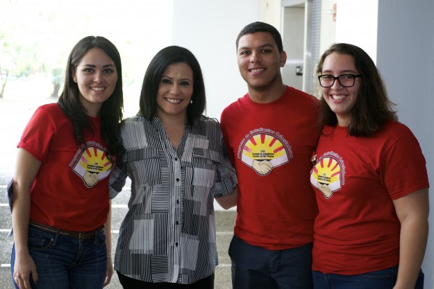 Estudiantes Orientadores UPRRP junto a Rose Marrero Estudiantes Orientadores UPRRP junto a Rose Marrero
