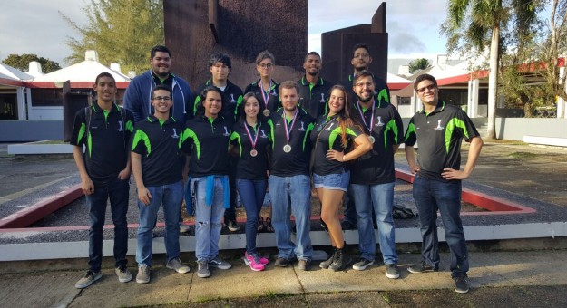 Partcipantes del CLub de Ajedrez de UPR-Cayey