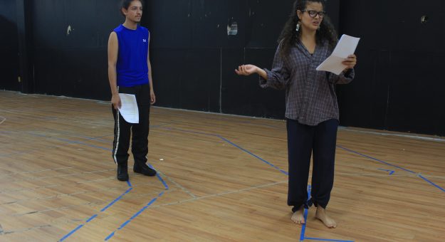 - Miembros del elenco, de izquierda a derecha, Andrea Rovira y Yan Ramosmfulla