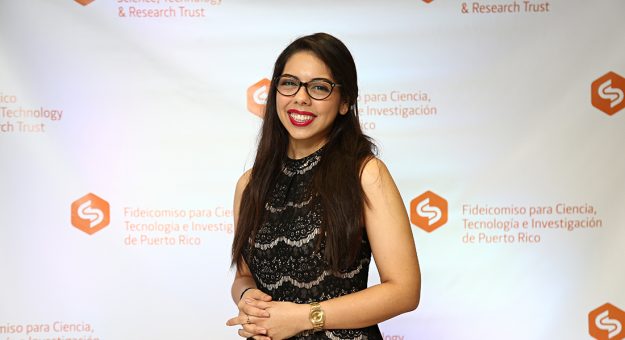 Simara Laboy López, ganadora del premio Singularity University en la sede del Fideicomiso de Ciencias, Tecnología e Investigación