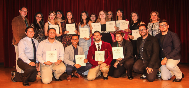 Delegación del Capítulo Zeta Lambda en la noche de las premiaciones en la Convención Nacional de Sociedad Nacional de Honor de Biología Delegación del Capítulo Zeta Lambda en la noche de las premiaciones en la Convención Nacional de Sociedad Nacional de Honor de Biología