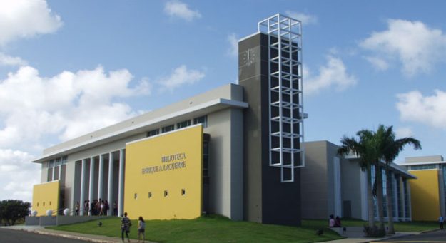 Biblioteca Enrique A. Laguerre de la UPR-Aguadilla copy