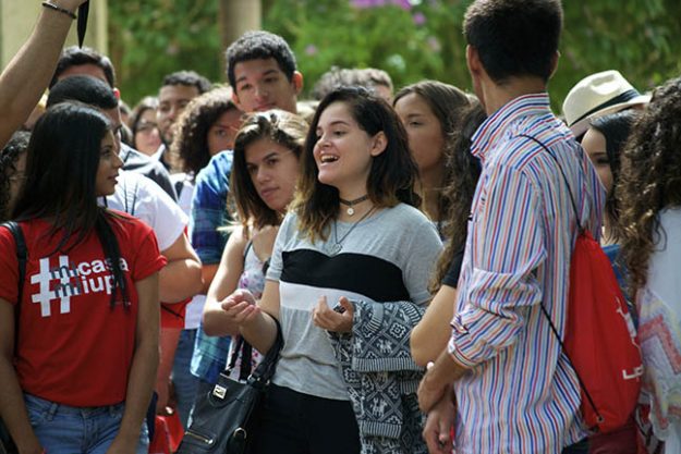 Estudiantes nuevo ingreso durante su primer día de orientación Estudiantes nuevo ingreso durante su primer día de orientación