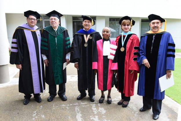 Ceremonia Distinciones Académicas RCM (Foto por Ingrid Torres) Ceremonia Distinciones Académicas RCM (Foto por Ingrid Torres)