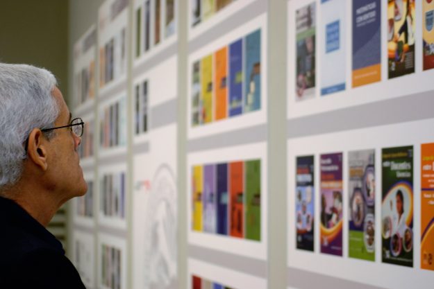 Exhibición Universidad, Obra Creativa y País Exhibición Universidad, Obra Creativa y País