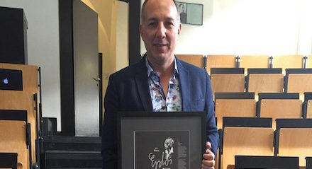 El doctor Luis F. Cáceres Duque, recibió el galardón por su contribución al desarrollo de las matemáticas en Puerto Rico y en la región.