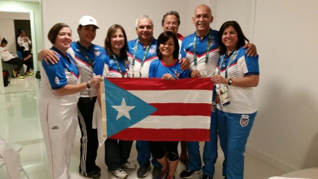 De Izquierda a derecha – Rosa Hechavarría, Yamilka Padilla, Ana Cintrón, Carlos Seda, Dania Vega, Luis Miranda, Tirso Santana y Rebecca Rodríguez. De Izquierda a derecha - Rosa Hechavarría, Yamilka Padilla, Ana Cintrón, Carlos Seda, Dania Vega, Luis Miranda, Tirso Santana y Rebecca Rodríguez.