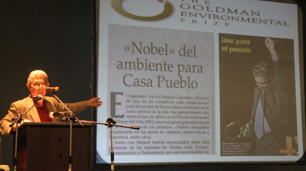 Alexis Massol presentó la ponencia «Alma Mater: Punto de partida para la transformación del país» en la UPR en Río Piedras Alexis Massol presentó la ponencia "Alma Mater: Punto de partida para la transformación del país" en la UPR en Río Piedras