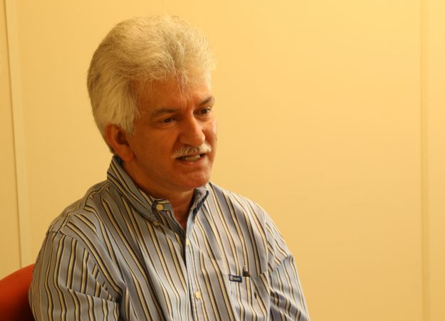 Profesor José R. Corrales / Foto: José R. Corrales Profesor José R. Corrales / Foto: José R. Corrales