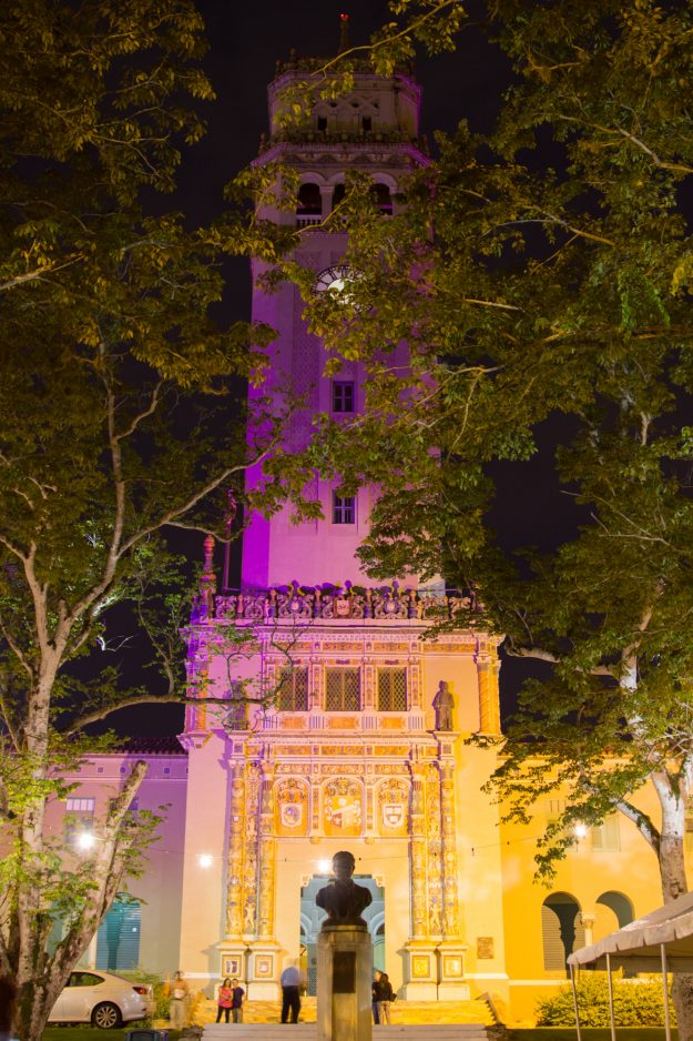 Iluminan de rosa la Torre de la UPR en mensaje de prevención sobre cáncer de mama Iluminan de rosa la Torre de la UPR en mensaje de prevención sobre cáncer de mama