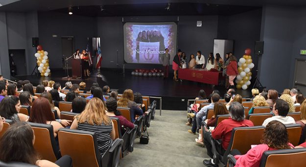 Miembro Distinguido National Society of Collegiate Scholars UPR