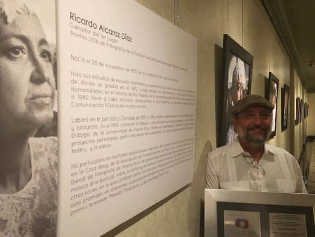 Ricardo Alcaraz, fotoperiodista de este medio y recipiente del premio Armando ‘Mandín’ Rodríguez 2016. (Víktor Rodríguez / Diálogo) Ricardo Alcaraz, fotoperiodista de este medio y recipiente del premio Armando 'Mandín' Rodríguez 2016. (Víktor Rodríguez / Diálogo)