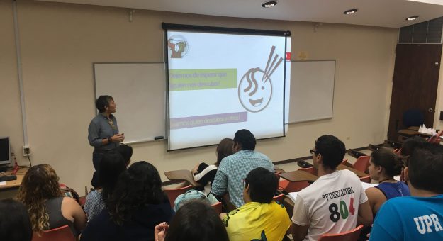 La profesora Lolita Vargas, coordinadora de CIEmpre en UPR-Cayey.