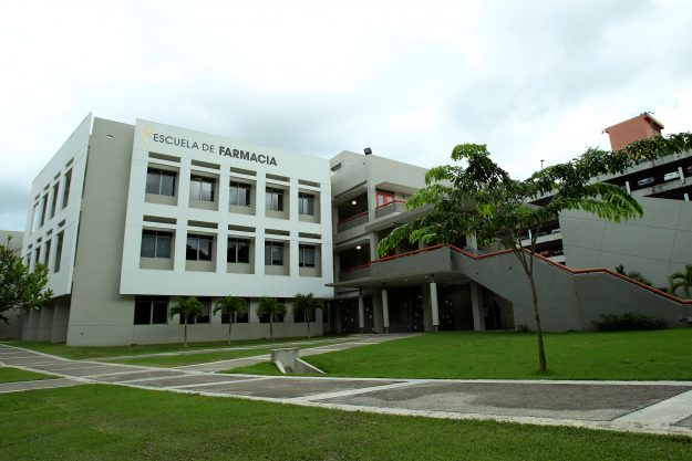 Escuela de Farmacia del Recinto de Ciencias Médidcas Escuela de Farmacia del Recinto de Ciencias Médicas