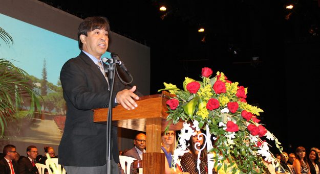 Dr. Raúl Castro, Decano de Asuntos Académicos