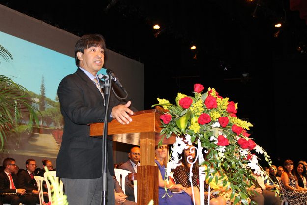 Dr. Raúl Castro, Decano de Asuntos Académicos Dr. Raúl Castro, Decano de Asuntos Académicos