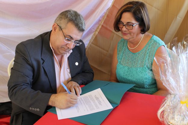 Dr. Nelson Vera y la Sra. Madeline Pérez Dr. Nelson Vera y la Sra. Madeline Pérez