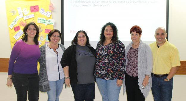 Dra. Gertrudis Maldonado, Dra. Adriana Lasanta, Dra. Irma Lugo Nazario, Profa. Angela Cruz (de CPM), Dra. Maria del C Fernandez y Dr. Lino Hernandez, personal de la UPR-Cayey participantes del curso