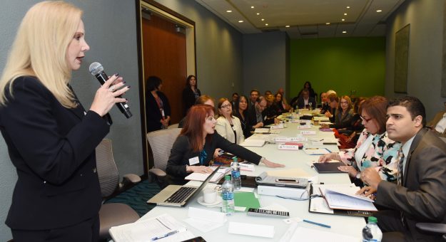La Presidenta Interina de la Universidad de PR, Dra. Nivia Fernández durante reunión del Proyecto Alianza Inter-Agencial del Gobierno de Puerto Rico y la UPR en el Distrito de Convenciones. En la foto, reunión con el Secretario del Trabajo y Recursos Humanos, Carlos J Saavedra Gutiérrez y Nitza Irizarry, Directora de OCALARH.