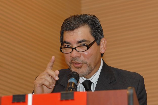 Dr. José Seguinot Barbosa, catedrático del Departamento de Salud Ambiental de la Escuela Graduada de Salud Pública (EGPS) del Recinto de Ciencias Médicas Dr. José Seguinot Barbosa, catedrático del Departamento de Salud Ambiental de la Escuela Graduada de Salud Pública (EGPS) del Recinto de Ciencias Médicas