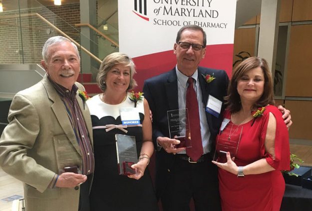 Decana de la Escuela de Farmacia es reconocida por Universidad de Maryland Decana de la Escuela de Farmacia es reconocida por Universidad de Maryland