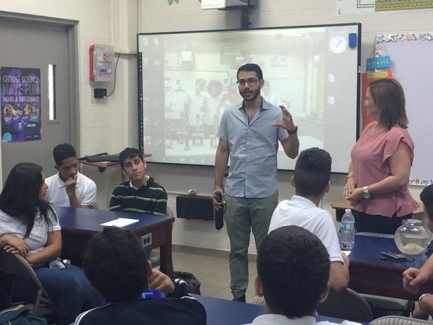 Miembros de la comunidad universitaria del RCM egresados del Centro Residencial de Oportunidades Educativas de Mayagüez contarán sus historias de éxito como parte de la iniciativa Futuro Pantera. Miembros de la comunidad universitaria del RCM egresados del Centro Residencial de Oportunidades Educativas de Mayagüez contarán sus historias de éxito como parte de la iniciativa Futuro Pantera.