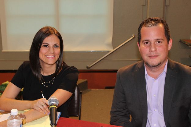 Lcda. Nívea Torres y Dr. Eliezer Pérez discutieron el impacto de la reforma laboral en la administración del recurso humano en Puerto Rico durante la Decimoctava Mesa de Diálogo Empresarial en la UPR-Aguadilla Lcda. Nívea Torres y Dr. Eliezer Pérez discutieron el impacto de la reforma laboral en la administración del recurso humano en Puerto Rico durante la Decimoctava Mesa de Diálogo Empresarial en la UPR-Aguadilla