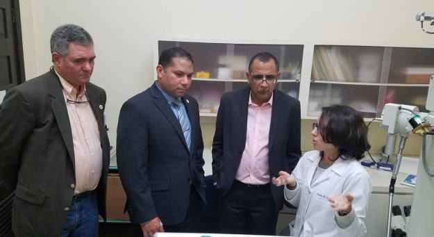 Rector de Ciencias Médicas y el Presidente de la Junta de Gobierno de la UPR realizan recorrido por el recinto