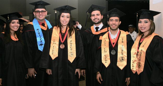 Colación de grados de la UPR Ponce Colación de grados de la UPR Ponce