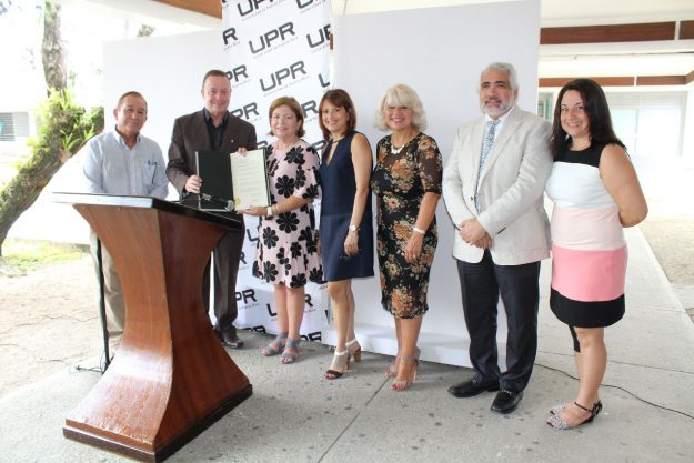UPRH celebra exitosamente la Semana del Bienestar en Las Américas UPRH celebra exitosamente la Semana del Bienestar en Las Américas