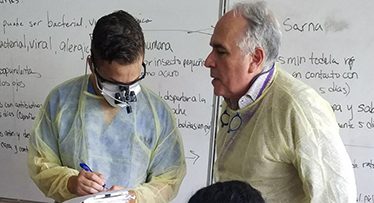 Ciencias Médicas está en la calle atendiendo necesidades de salud tras el paso de María
