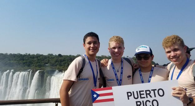 Los estudiantes Miguel Tulla, Omar Santiago, Sebastián Portalatín y Gustavo Santiago conformaron la delegación boricua en Argentina.