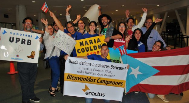 Estudiantes de UPR-Bayamón regresan victoriosos a la Isla