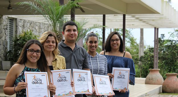 Estudiantes becados de UPR Ponce