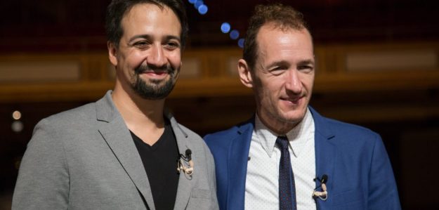 Jeffrey Seller productor de Hamilton junto a Lin Manuel Miranda Jeffrey Seller productor de Hamilton junto a Lin Manuel Miranda