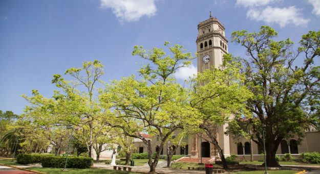 Escuela Graduada de Planificación de la UPR en Río Piedras recibe reacreditación