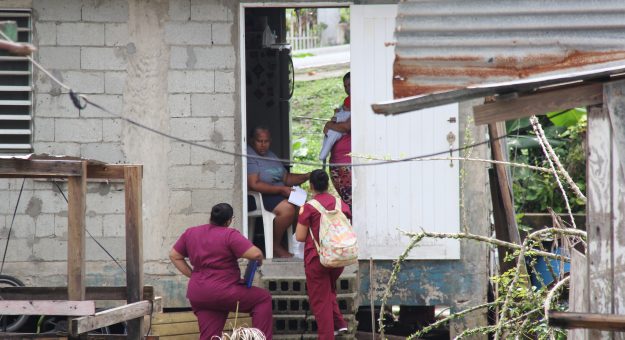 Estudiantes de Enfermería impactan comunidad de Playa Guayanés