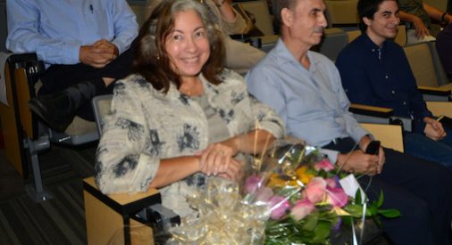 La Dra. Lourdes Rosario estuvo acompañada urante el homenaje estuvo acompañada por su esposo, el doctor Jorge Cruz Emeric y por su hijo Jorge A. Cruz Rosario.