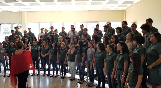 Arranca en UPR Cayey la Navidad