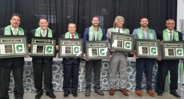 Calce: Desde la izquierda: David Polanco, Rafa Bracero, Ángel Luis Rosas, Luis José Rodríguez, Carlos José Cintrón, Joval Rodríguez y Jorge. G. Díaz. Calce: Desde la izquierda: David Polanco, Rafa Bracero, Ángel Luis Rosas, Luis José Rodríguez, Carlos José Cintrón, Joval Rodríguez y Jorge. G. Díaz.