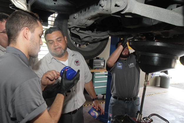 UPR Carolina inaugura taller de mecánica liviana para la comunidad UPR Carolina inaugura taller de mecánica liviana para la comunidad